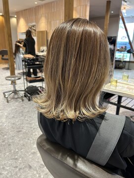 アヴァンス ジェイアール和歌山店(AVANCE.) グラデーション