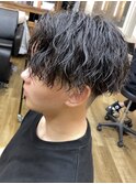 センターパート縦落ちパーマ