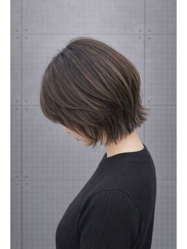 リトマス 二子玉川(litmus) ハイライト/髪質改善/スモーキーカラー/シャギーカット