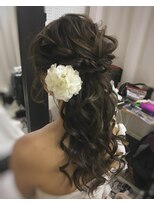 ヘアアンドケア エジェリラボ(hair&care egerie lab)&nbsp;ルーズ編み込みネオハーフアップ