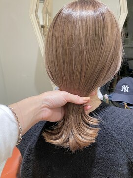 マカロンコワフュールドウシワカマル(macaron coiffure de ushiwakamaru) まろやかベージュ