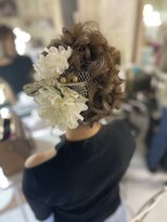 ヘアーメイクサロン リュクス(Hair make salon LUXE) 派手めなお団子スタイル