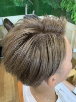 レガーロ(regalo)&nbsp;ブロック・刈り上げ・ショートレイヤー