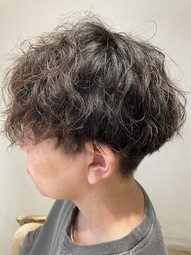 美容室 スタジアム(Stadium) ツイストスパイラルパーマ　刈り上げセンターパート