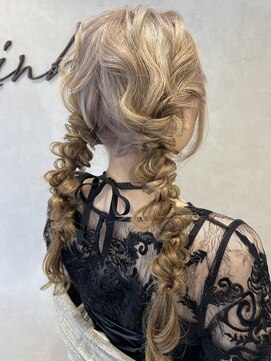 ツインアレンジ/ツイン編み下ろし/ロングアレンジ/お呼ばれヘア