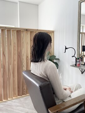 ホンネ(honne.) イヤリングカラー×ホワイト