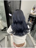透明感溢れるネイビーブルー