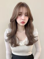 ジルバイジゼル(JILL by GiseL)&nbsp;ロング レイヤーカット 韓国ヘア 顔周り ミルクティーベージュ