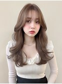 ロング レイヤーカット 韓国ヘア 顔周り ミルクティーベージュ