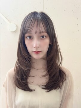 ビーチ(BEACH) アッシュブラウン透け感カラーレイヤーカット