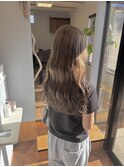 波巻きウェーブがかわいいベージュカラー