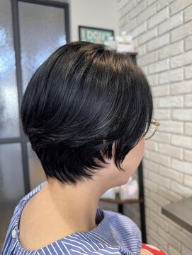 ルームス(ROOMS) 【首長効果◎】襟足スッキリ！小顔見えショート