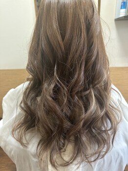 丁寧なカウンセリングであなたの魅力を引き出します☆白髪ぼかし等、グレイカラーも得意◎ぜひ訪れてみて♪