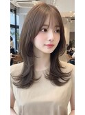 ハッシュカットミディアムレイヤーくびれヘアダークグレー