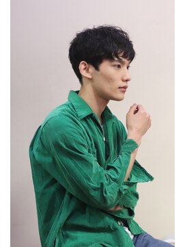 ブークル(boucle) ナチュラルショート　眉上髪型　メンズショート