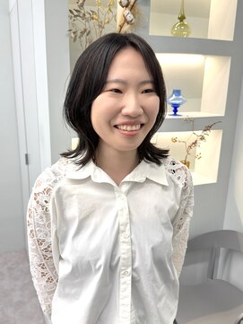 ミッシュバイアーバン(misch by urban.) 【mischハザマ】肩につく外ハネくびれヘアで簡単スタイリング