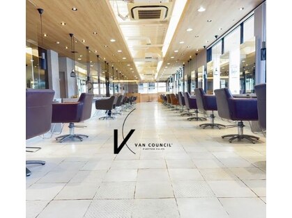 VAN COUNCIL 福井開発店(ヴァンカウンシル)の写真