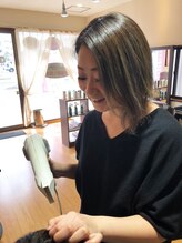ヘアカラー専門店 キレイ 内山 歩美
