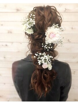 ヘアメイク エンカレッジ(HAIR MAKE encourage) 編み下ろし、生花飾り
