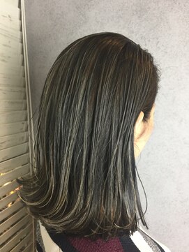 ヘアサロンM 新宿 切りっぱなし×ハイライト【担当.黒木】
