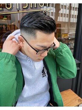 フォーコーナーズ(Four Corners) Skin Fade【バーバースタイル】