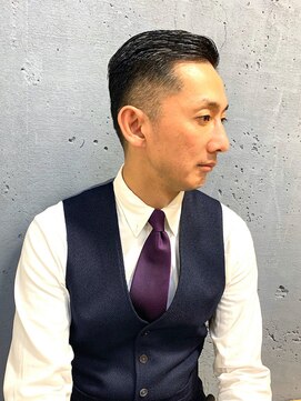 ロバーツ 国立(ROBERTS) サイドパート<理容室/国立/国立駅/メンズ>