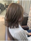 オリーブグレージュ×レイヤー