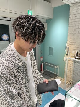 リーホリエ(Lee Horie) スパイラルパーマ
