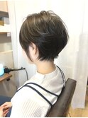 ハンサムショート/前下がりショートボブ/大人可愛い