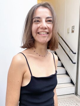 カフ(CAF) 【CAF 照下 ミニボブ×ベージュカラー】