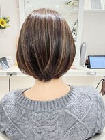 アッシュ 二俣川南口店(Ash)&nbsp;20代30代40代/白髪ぼかしハイライト/明るくて丸みのあるショート