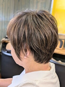 ジョカーレ(giocare) ひし形シルエットで、後ろ姿もキレイに