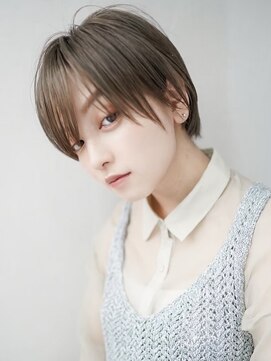 ギークス(GEEKS) 【GEEKS渋谷】ショートレイヤー/オリーブベージュ/秋冬ヘア/小顔