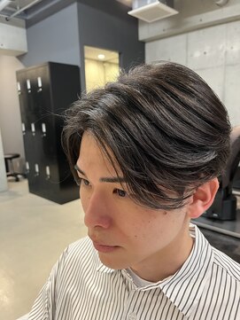 リベルテ 心斎橋(Liberte) メンズフェザーパーマでお手入れがラクに◎センターパート