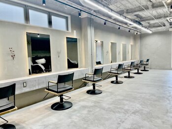 ウト(Uto)の写真/リラックスできる【お洒落美容室】で何でもお悩み相談♪マンツーマン施術でお客様をキレイに導きます☆