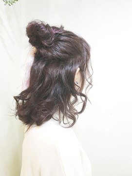 コンパス(COMPASS) ハーフアップおだんごアレンジ