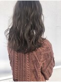 秋スタイル：モカベージュカラー×ふんわりロングウェーブ