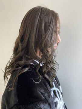 エル セルカ 高田馬場(el CERCA) ブリーチなしで作るホワイトブラウン【el CERCA高田馬場】