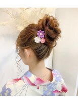 レア(Le'a)&nbsp;おだんごヘア♪つまみ細工髪飾り