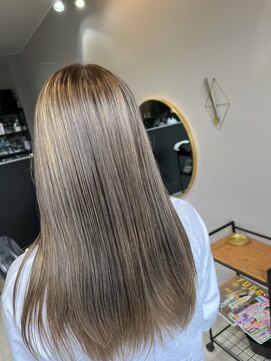 アンドット(and.) バレイヤージュ