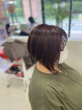 モナミ美容室 透け感ボブ
