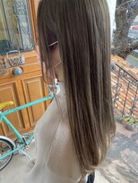 パディントン(Paddington)&nbsp;ハイトーンでも艶感◎シルバーベージュで上品に♪