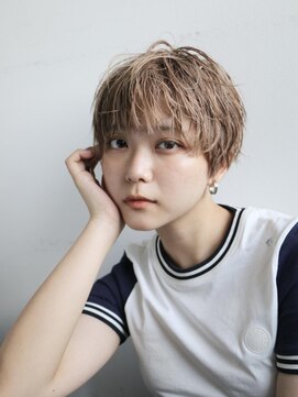 ベルタ バイ アルテフィーチェ(belta by artefice) マッシュショート#刈り上げマッシュショート#くすみベージュ