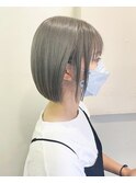 ショートボブミルクティーベージュハイトーンカラーダブルカラー