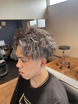 メンズヘアースパイス(Men's Hair SPICE) 波巻きスパイラルコントラストハイライトメッシュメンズマッシュ