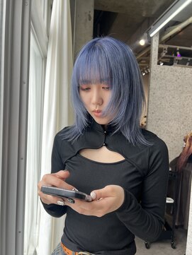 ラニヘアサロン(lani hair salon) ペールブルー/レイヤー/ウルフカット/ハイトーン【大名/天神】