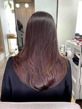 カシー(Casii) 40代でもキレイなロングヘアで女らしさを