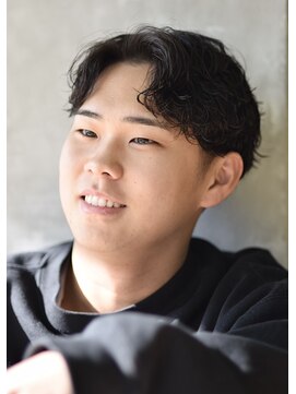 にもう ダークアッシュ ニュアンスパーマ 韓国マッシュs1