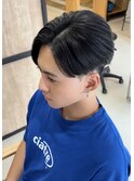 センターパートアシンメトリーツーブロック刈り上げ
