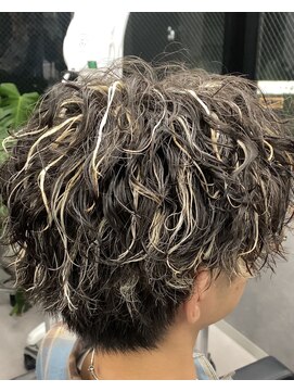 ラヴィット 横浜店(LUVIT) ハイライトツイスパ